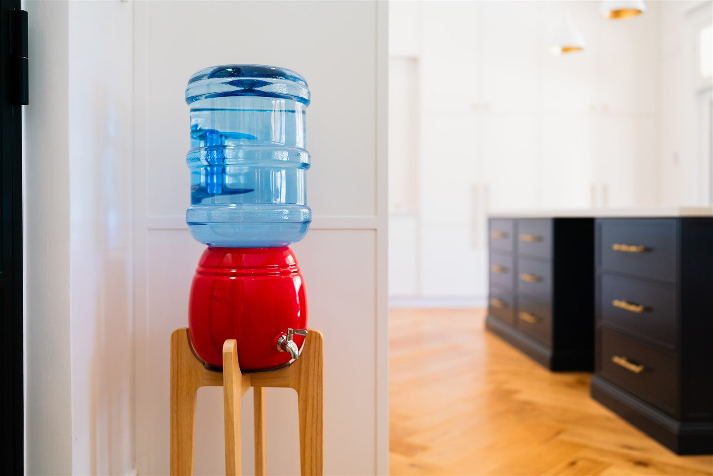 Wonder Well - Sara - Premium Ceramic Dispenser (Includes 2 Returnable Bottles)