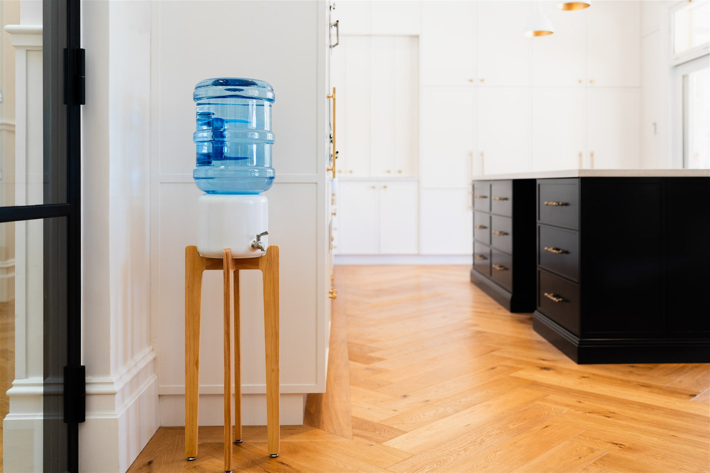 Wonder Well - Lily - Premium Ceramic Dispenser (Includes 2 Returnable bottles)